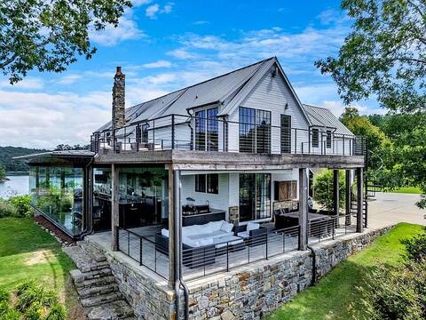 The Glass House: at The Barn Smith Lake