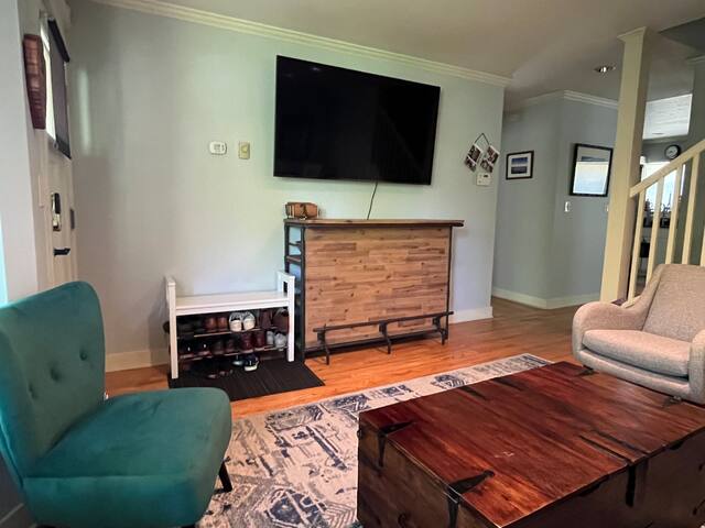 3 BR Retreat | Private Backyard | Prime Location gallery image 3