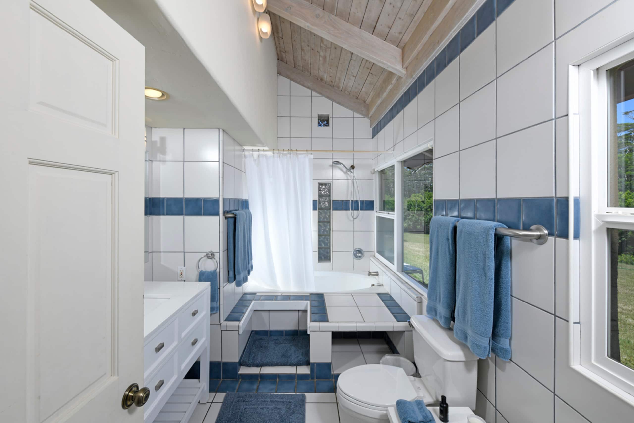 Guesthouse in Haiku-Pauwela · ★4.88 · Studio · 3 beds · 1 private bath - Image 6