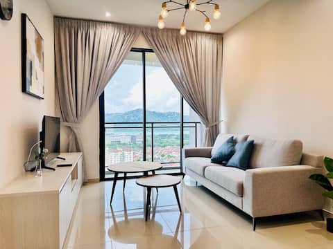New-Iconic Regency 3BR Homestay @ Seaview @ Rooftop Pool