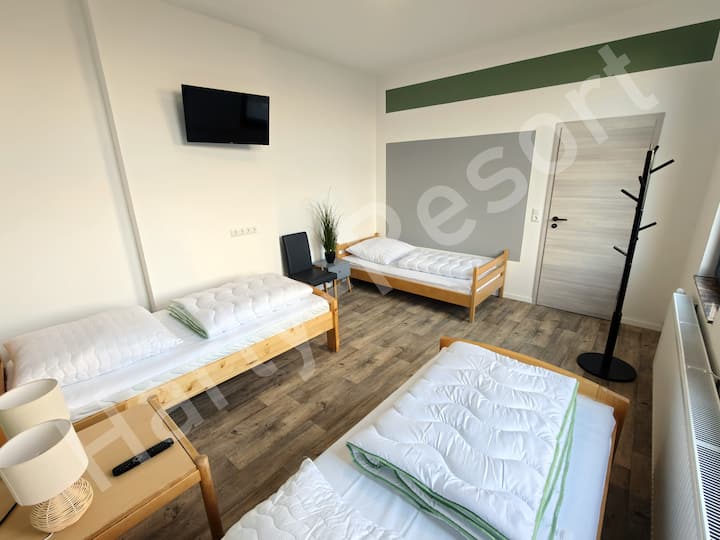 Schlafzimmer 4