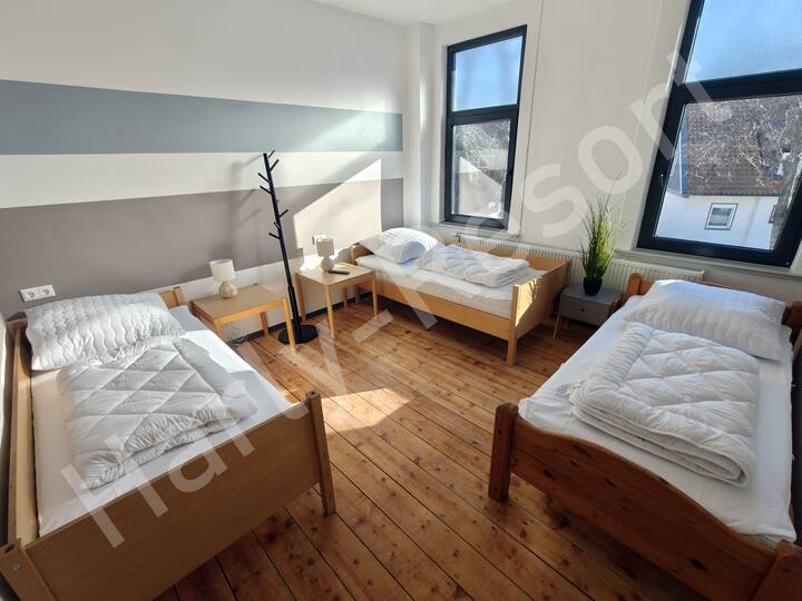 Schlafzimmer 1