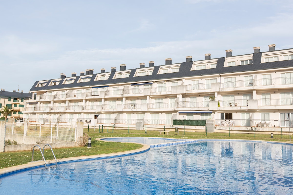 Successful Airbnb property: Spacious apartment with sea view and terrace in Barreiros