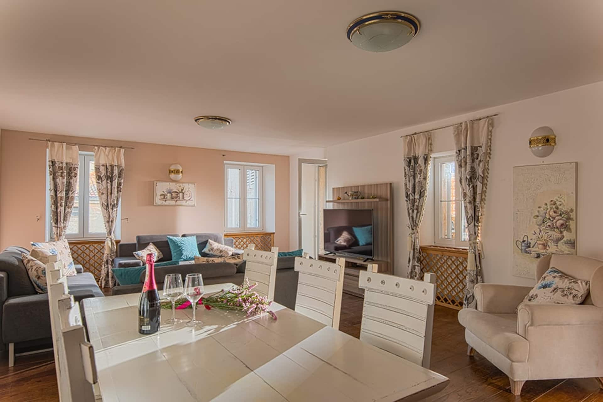 Appartement met zeezicht en groot terras direct aan de boulevard — foto 2