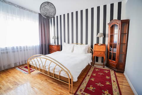 ArtHouse Sarajevo – 2BD Apt near National Theatre