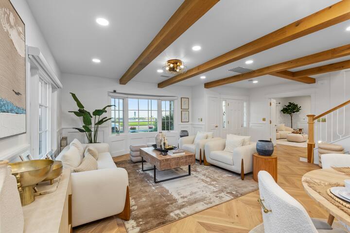 Luxurious Oceanfront Retreat in Long Beach! gallery image 3
