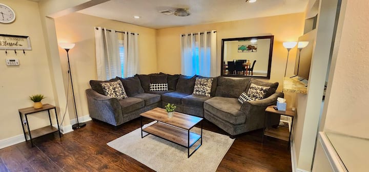 Dhoma e ndenjjes Shtëpi kryesore