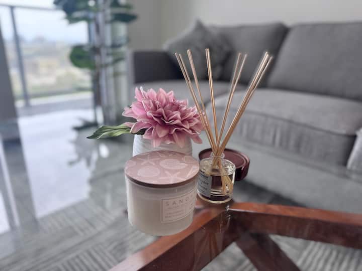 Luxe Retreat | Heart Of Dt Kitchener - St. Jacobs