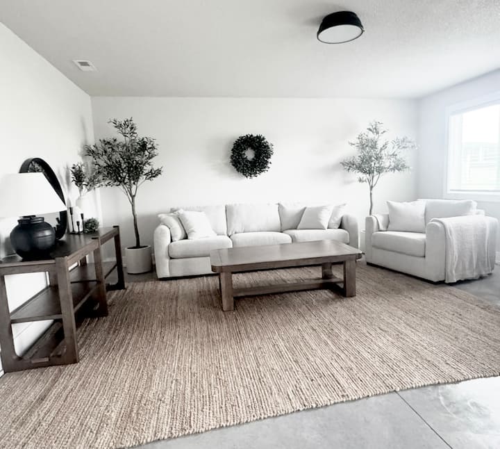 New Build Luxury Wellness Stay (Studio-style) - Prairie Meadows Casino, Racetrack, & Hotel