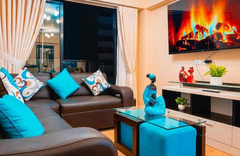 Between Miraflores and San Isidro, with Gym and Grill.