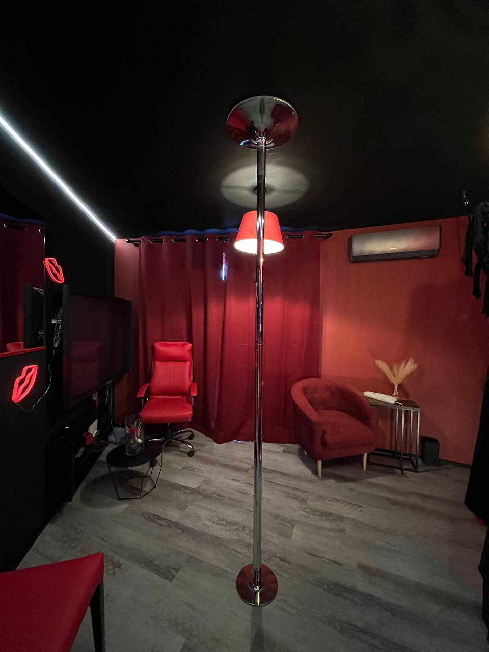 Lust&Desire BDSM Krakow Suite - Apartments for Rent in Kraków, Lesser ...
