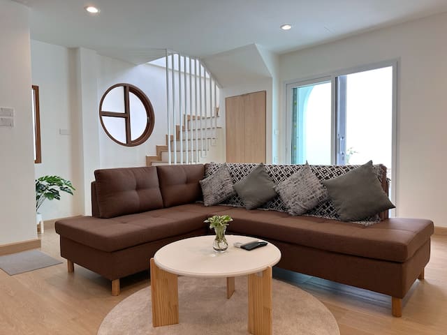 Phawana | Cozy 3BDs Home, 450m to BTS