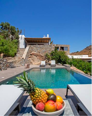 Private Villa Verdigris, Infinity Pool Sea Views. gallery image 4