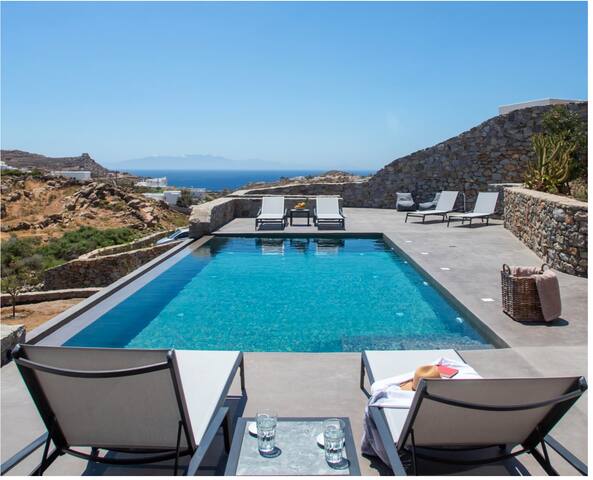 Private Villa Verdigris, Infinity Pool Sea Views.