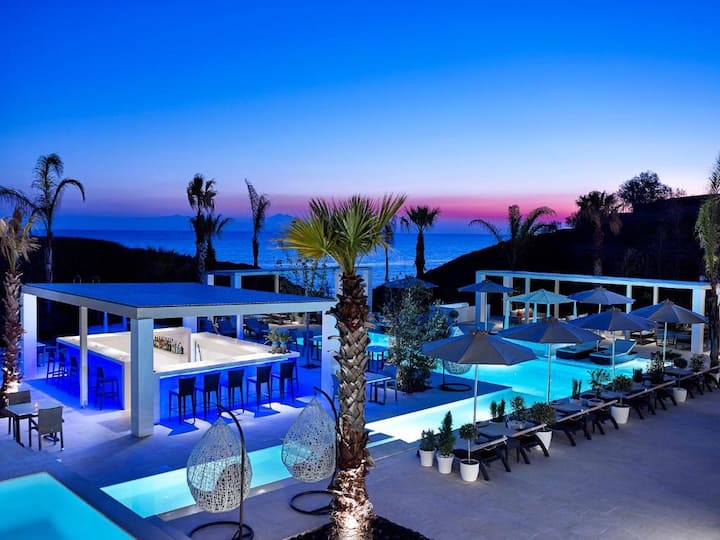 Aurora Luxury Suites - Standard Double Room 2 - Santorin
