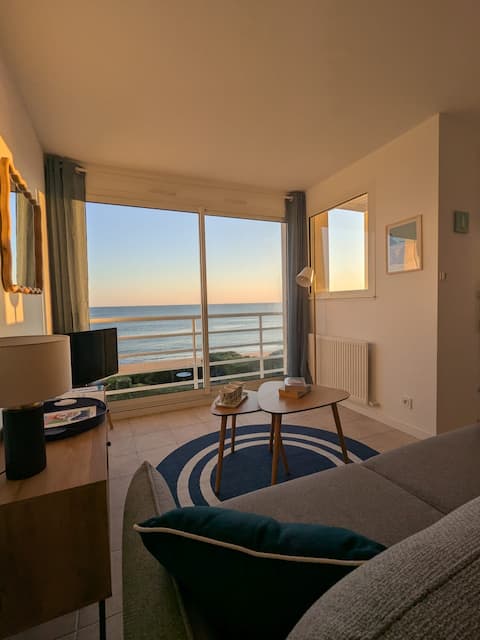 Propriété Airbnb réussie: Sea View Apartment with Private Beach Access à Pornichet