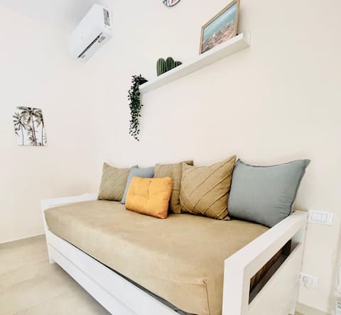 Annuncio Airbnb popolare: Onde dell'Etna 12 | Train, Center & Restaurants a Riposto