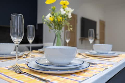 A clean, luxurious, spacious and modern 4Bed House