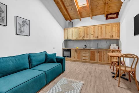 Popular Airbnb listing: Vila Era in Bashkia Berat