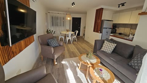 Top Airbnb: Spacious and modern apartment close to everything. in Departamento Capital