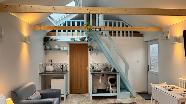 Crow's Nest - Godalming
