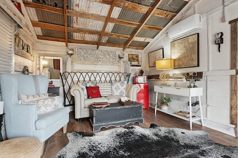Popular Airbnb listing: Texas Chic Barndo in San Antonio