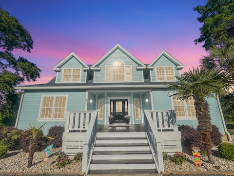 Farmhouse Retreat • 3 King Suites + Game Room