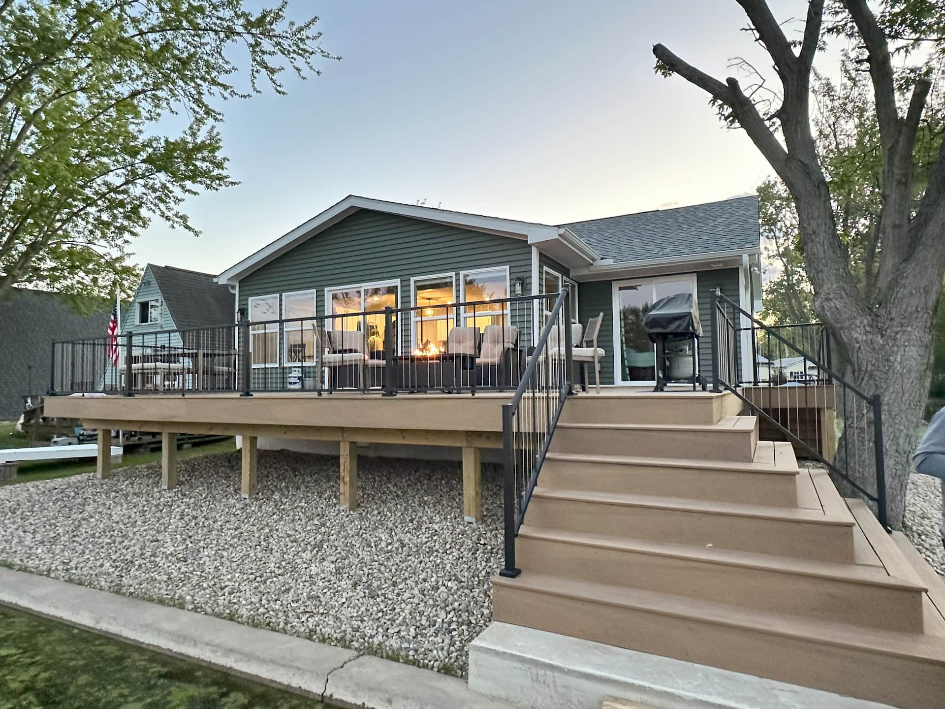 Lakeside, Kayaks, Large Deck, Endless Water Views
