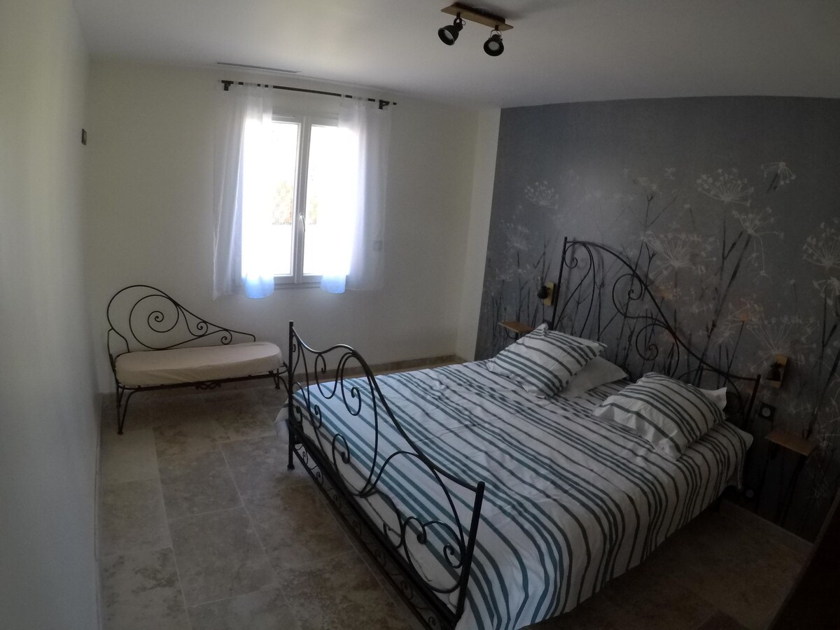 საძინებელი 4