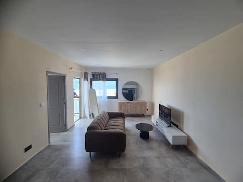 Splendid two-room apartment in Mtsapéré Baobab