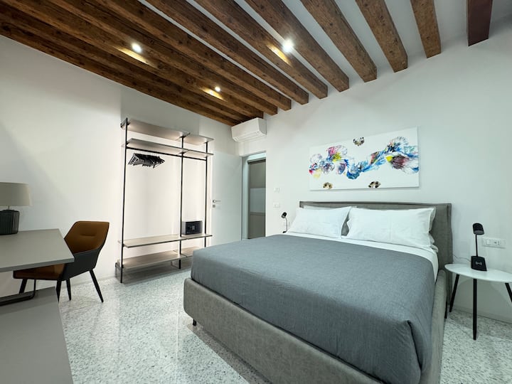 New  Romantic Canal View In The Heart Of Venice - Venice