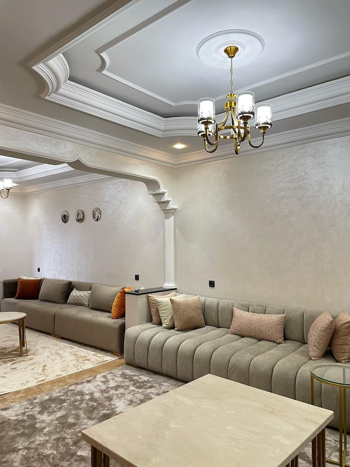 Luxurious 6 Bdrms Pool Villa Re62041 - Agadir