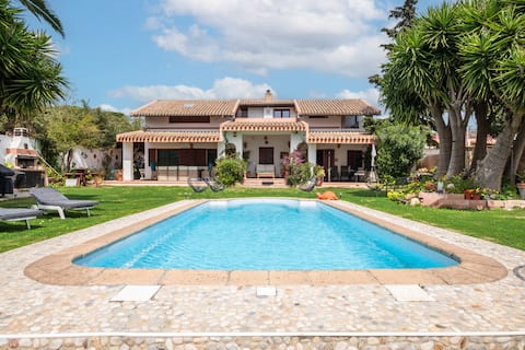 [Beachfront] Private pool and design