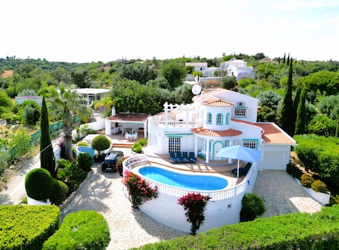 Top performing Airbnb: Casa da Fonte Luxury Villa Heated Saltwater Pool in Santa Bárbara De Nexe