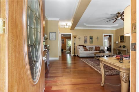 Top performing Airbnb: Ceres Cottage: A Pinehurst Golfer’s Getaway in Pinehurst