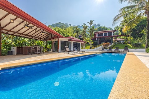 Luxury Escape with Ocean & Valley Views