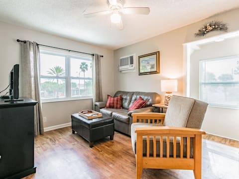 Top performing Airbnb: Studio by the Sand & Johns Pass in St. Petersburg / Clearwater