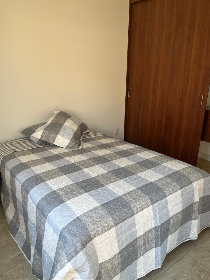 საძინებელი 1