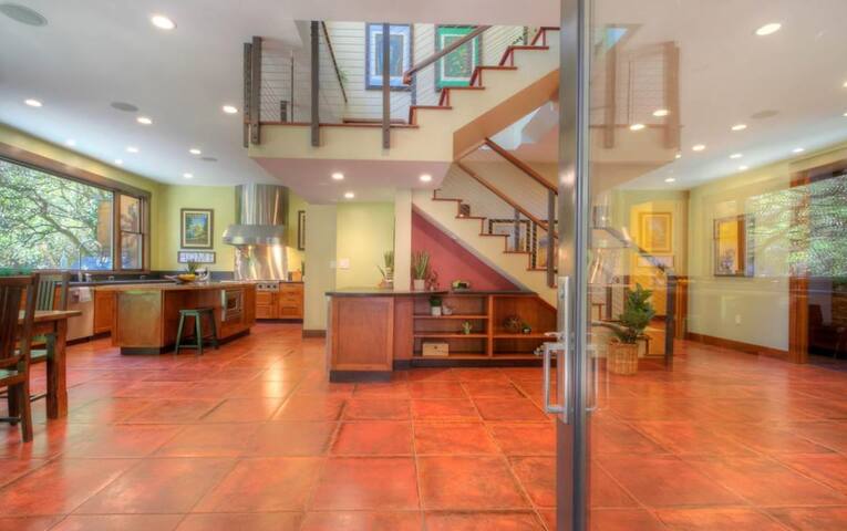 Montclair Mountain House Getaway gallery image 4