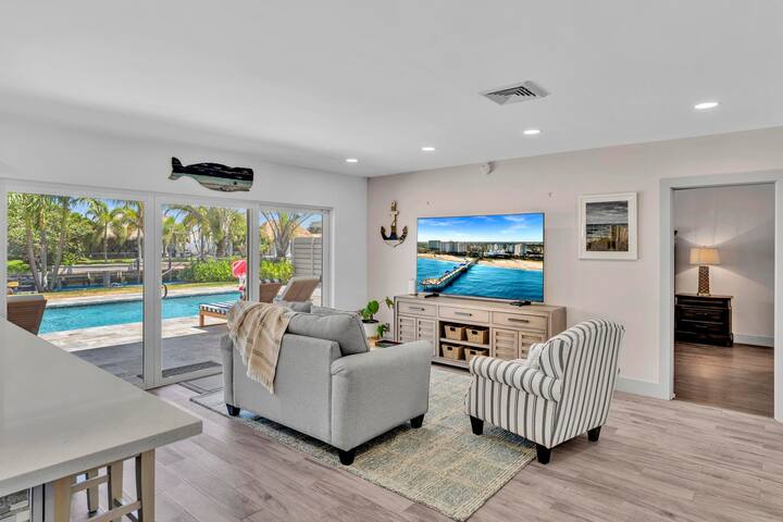 Sandy Cove! ClNEMA+3mi BEACH+Kayak+BOAT Rental! gallery image 5