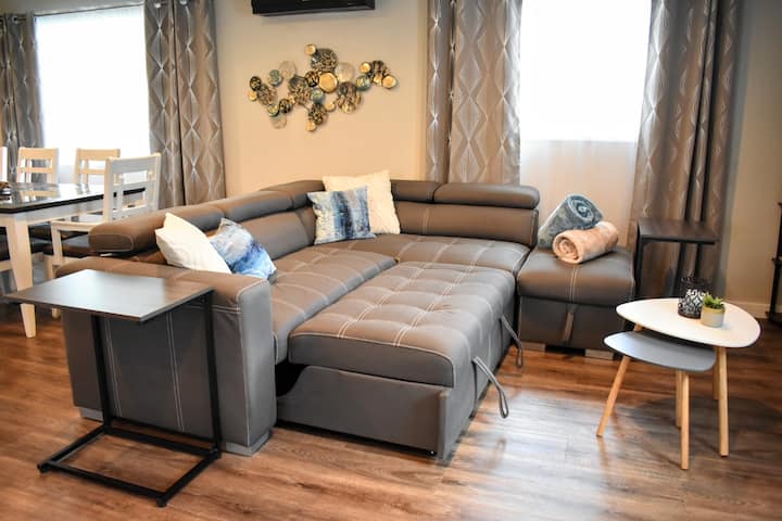 The Blue Fence Inn  - Dog Friendly & Hot Tub Spa! - Kent, WA
