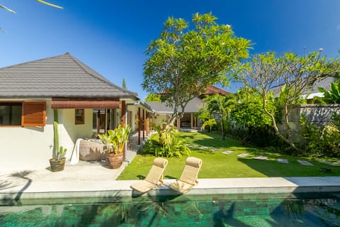 Villa Sari Sanur (2 Bedrooms Private Villa)