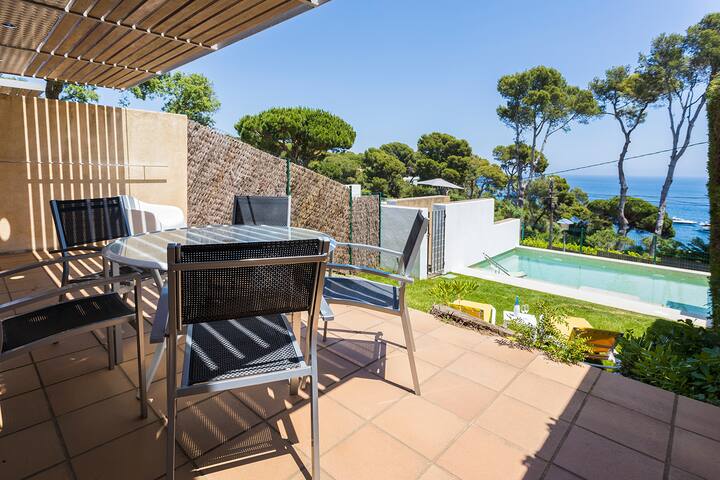 Family Beachfront Villa with Private Pool gallery image 5