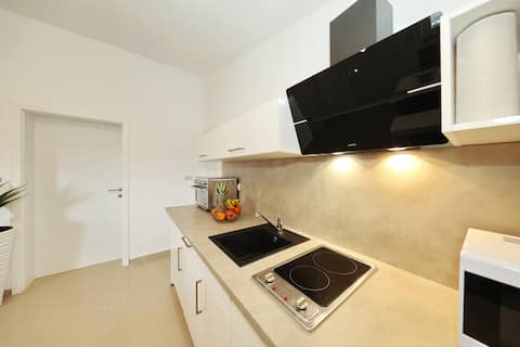Top Airbnb: Apartments Rosini A2-300m from the beach in Grad Nin
