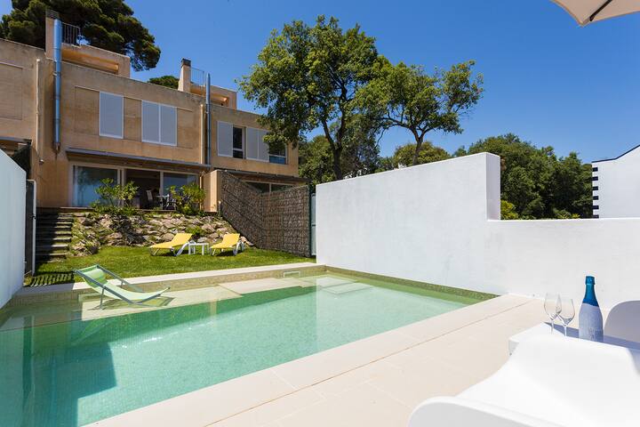 Family Beachfront Villa with Private Pool gallery image 5