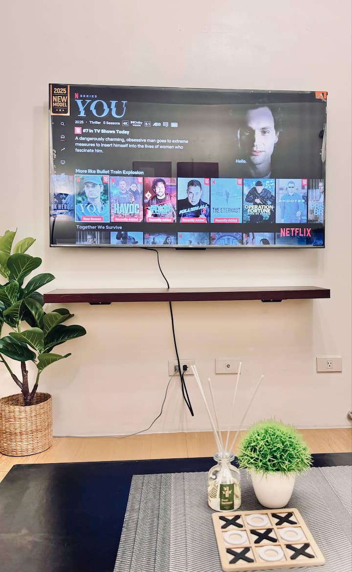 55 inch QLED Smart Tv with built-in Dolby Atmos Speakers, Voice Command Remote. Watch Netflix, Disney, Amazon Prime and Youtube.
