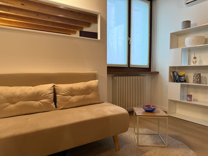Chiara’s Exclusive Apartment In Desenzano Center - Desenzano del Garda