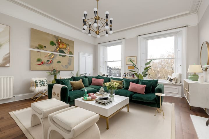 The Jewel Box, Luxury 4 Bed 3 Bath Penthouse Apt