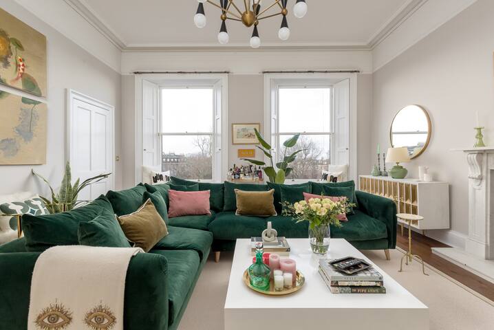 The Jewel Box, Luxury 4 Bed 3 Bath Penthouse Apt gallery image 2