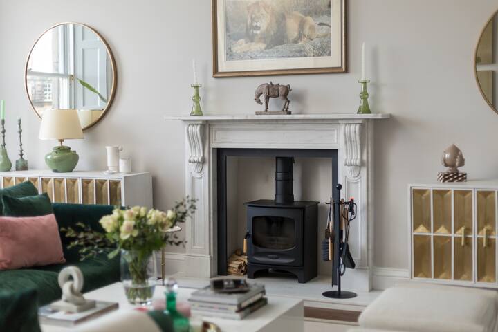 The Jewel Box, Luxury 4 Bed 3 Bath Penthouse Apt gallery image 5